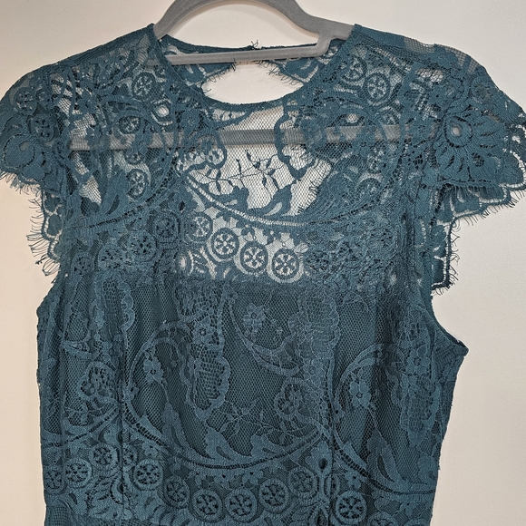 Emerald Green Lace Dress - Picture 10 of 14